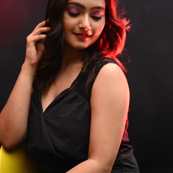 Fashion Shoot Perfection – Frame by CP Wedding & FilmistHar pose mein ek confidence chhupa hota (1)