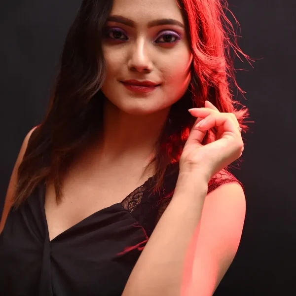 Fashion Shoot Perfection – Frame by CP Wedding & FilmistHar pose mein ek confidence chhupa hota